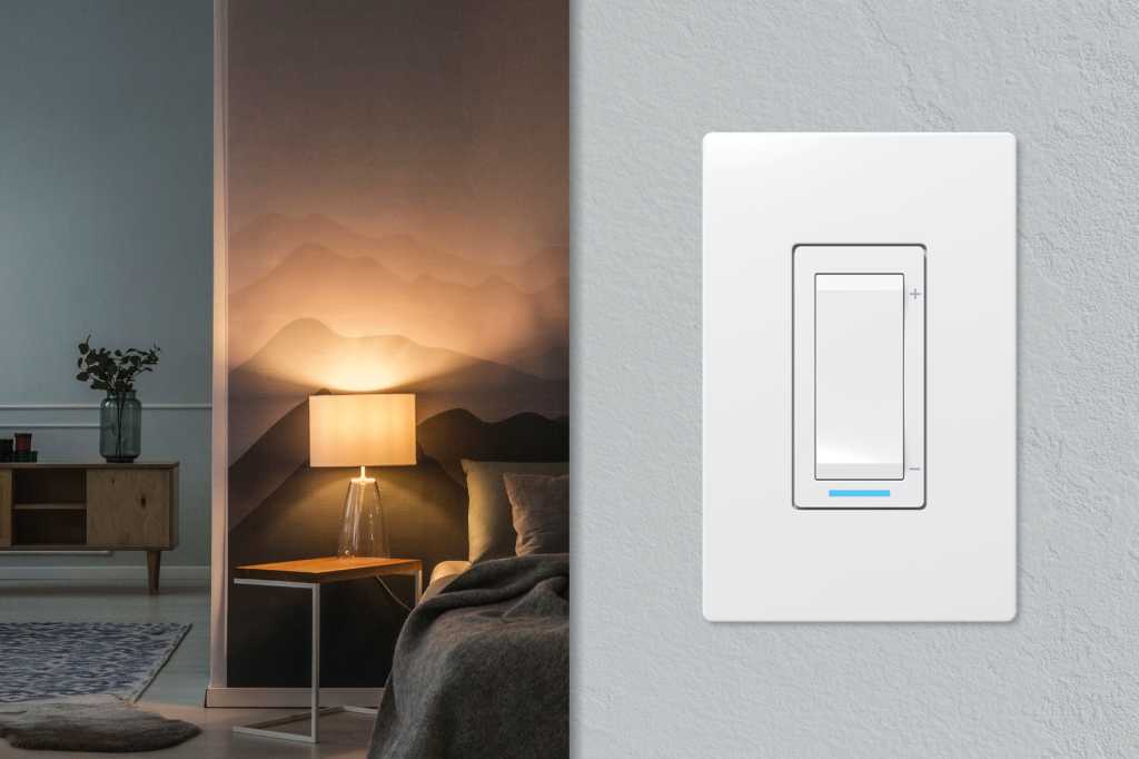 Sinopé Smart Adaptive Phase Dimmer DM2550ZB on wall