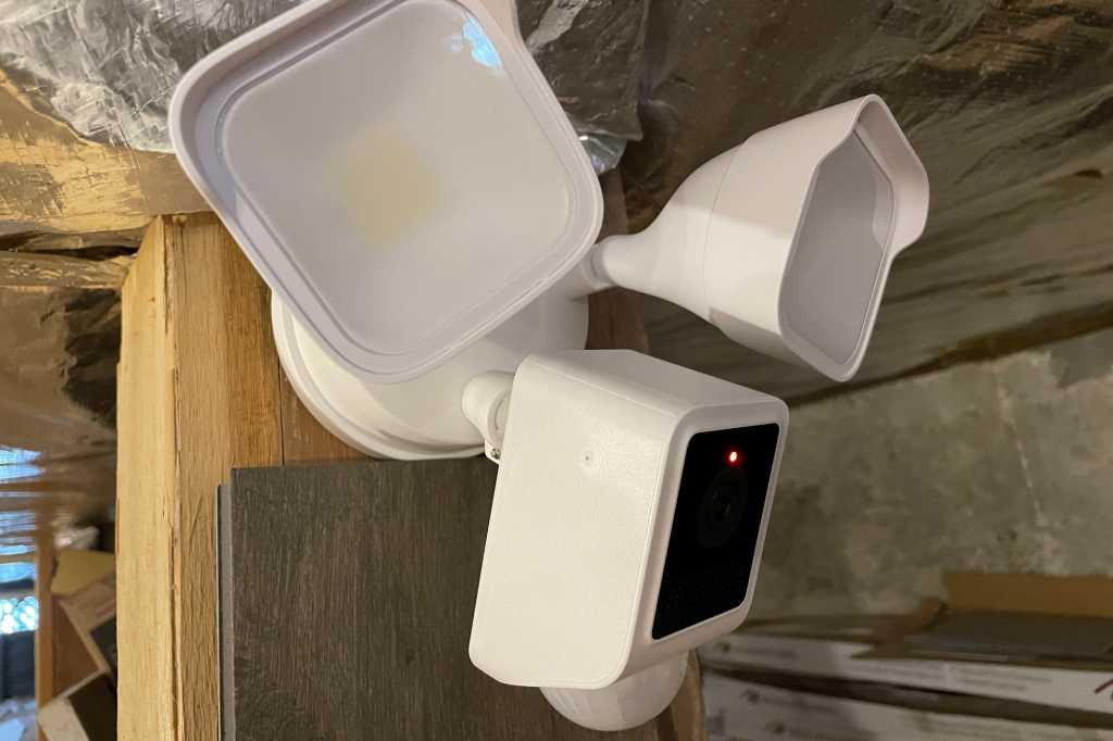 Wyze Cam Floodlight v2 installed